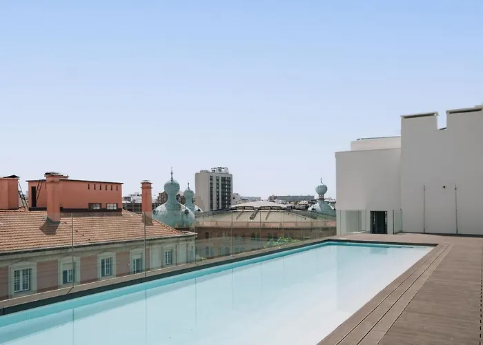 Farol - 1 Bedroom Apartment With Pool In Areeiro
